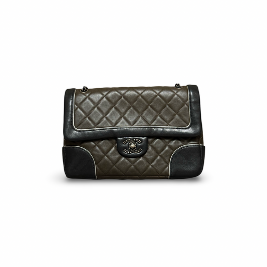 Chanel timeless/classique flap bag